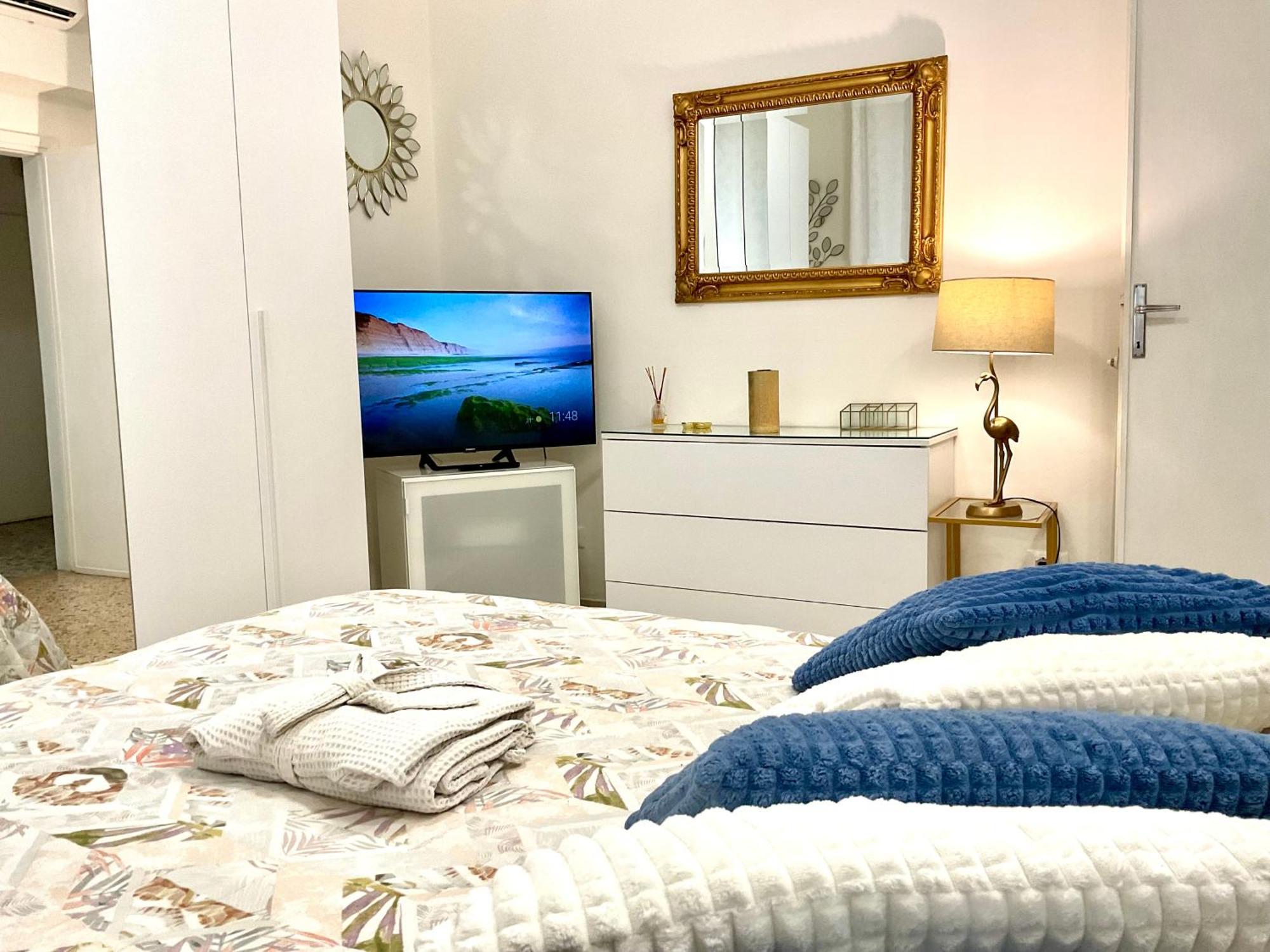 Boutique Apartment Con Tv Da 65 E 43 Viareggio Exteriér fotografie